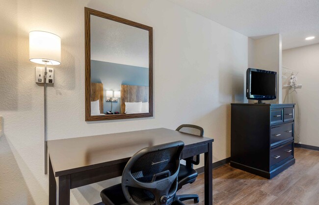 Furnished Studio - Milpitas in Milpitas, CA - Building Photo - Building Photo