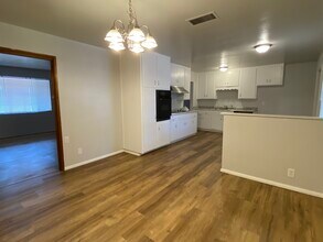 1014 W 17th Pl in Tempe, AZ - Foto de edificio - Building Photo