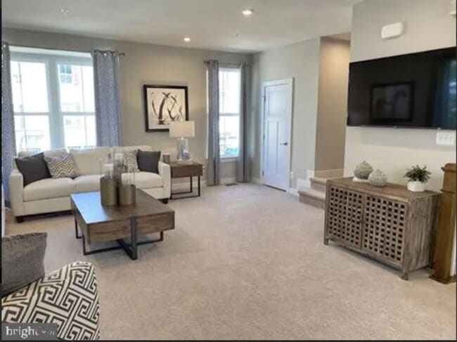 1018 Rosecroft Ln in York, PA - Foto de edificio - Building Photo