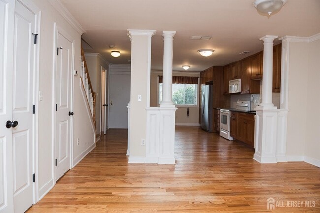 93 Tennyson Dr in Plainsboro, NJ - Building Photo - Building Photo