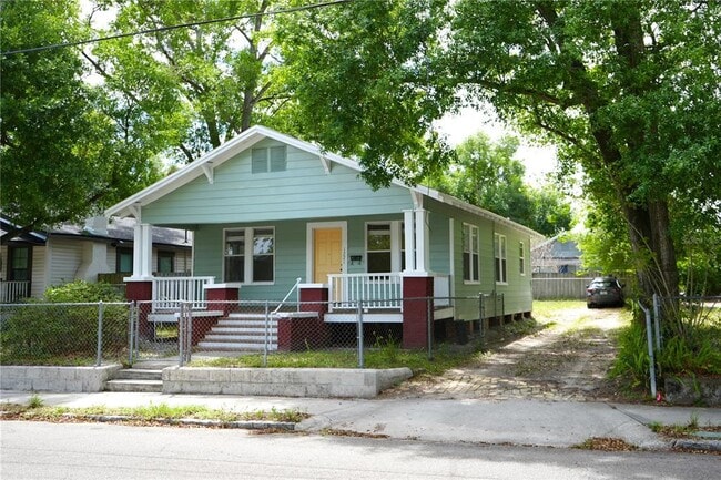 1221 E Osborne Ave in Tampa, FL - Building Photo - Building Photo