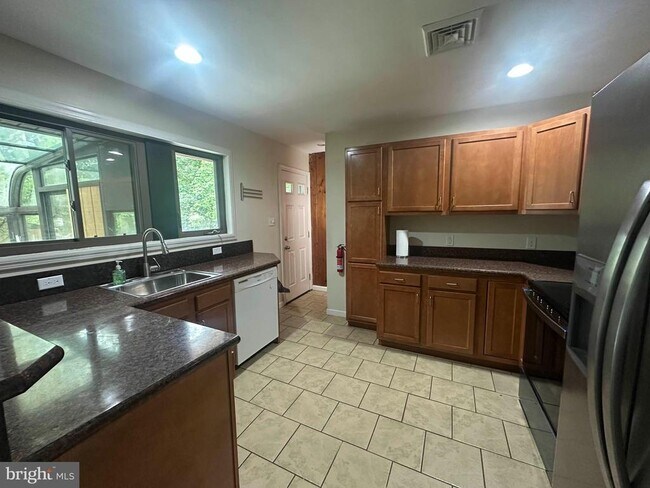 956 N Main St in Glassboro, NJ - Building Photo - Building Photo