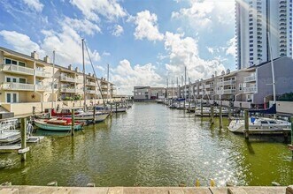 4747 E NASA Pkwy in Seabrook, TX - Building Photo - Building Photo