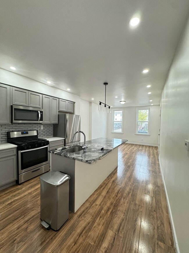 property at 147 1/2 Pennsylvania Ave
