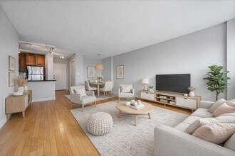 2930 N Sheridan Rd in Chicago, IL - Building Photo - Building Photo