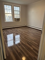 7 Story Ct in Bayonne, NJ - Building Photo