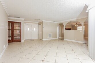 11235 NW 43rd Pl in Coral Springs, FL - Foto de edificio - Building Photo