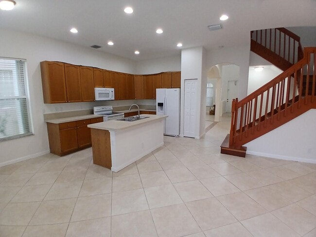 property at 1171 W Magnolia Cir
