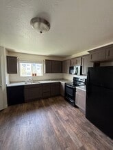 671 N 30 E in Vineyard, UT - Foto de edificio - Building Photo