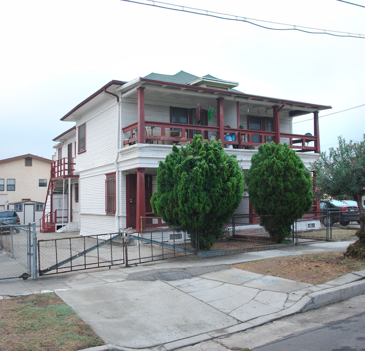 1006-1008 Waterloo St in Los Angeles, CA - Building Photo