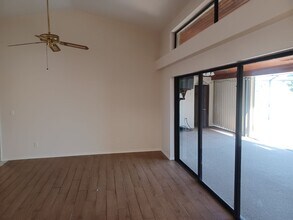 11891 Prince Charles Ct in Cape Coral, FL - Foto de edificio - Building Photo