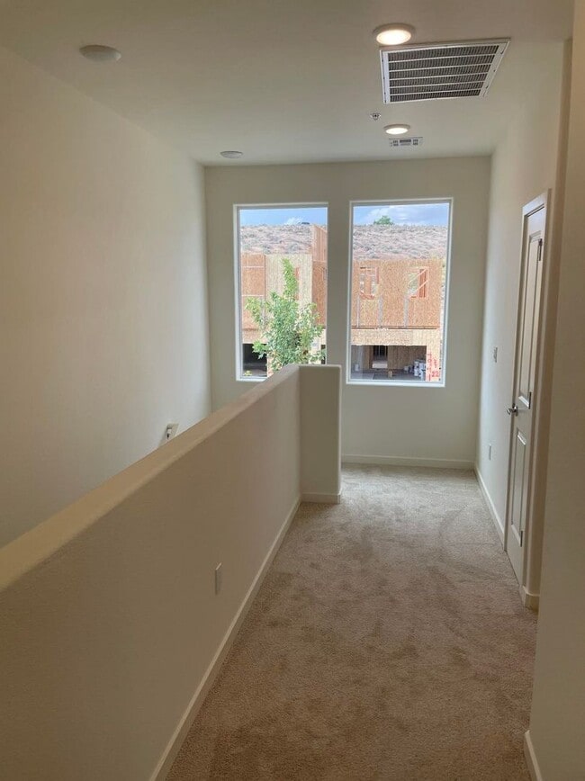 4940 Cavestone Rd in Sun Valley, NV - Building Photo - Building Photo