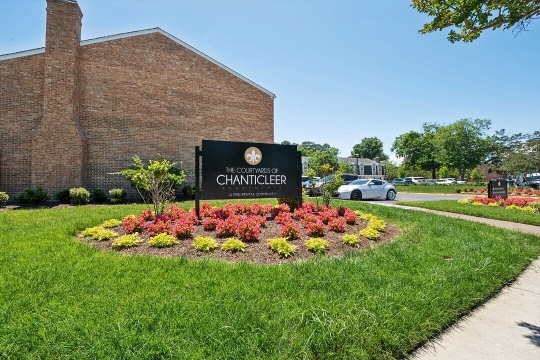 The Courtyards of Chanticleer in Virginia Beach, VA - Foto de edificio