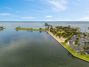 300 Beach Dr NE in St. Petersburg, FL - Building Photo - Building Photo