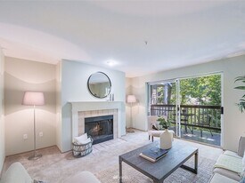 23323 Cedar Way, Unit H-302 in Mountlake Terrace, WA - Building Photo