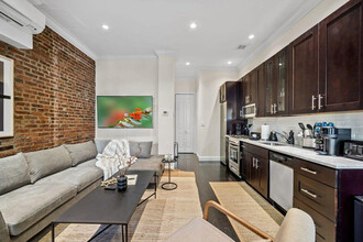 244 E 78th St in New York, NY - Building Photo - Building Photo