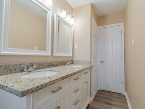 510 Alison St in Conroe, TX - Foto de edificio - Building Photo
