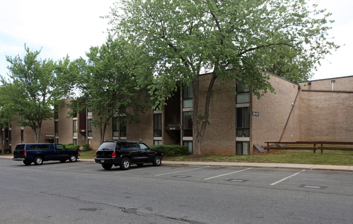 Chelsea Woods Condominiums in Greenbelt, MD - Building Photo