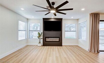 3948 N Cobble Creek Ct in Las Vegas, NV - Building Photo - Building Photo