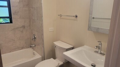 10419 S Hale Ave in Chicago, IL - Building Photo - Building Photo