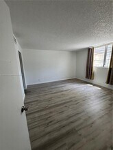 403 NW 68th Ave, Unit 114 in Plantation, FL - Building Photo - Building Photo