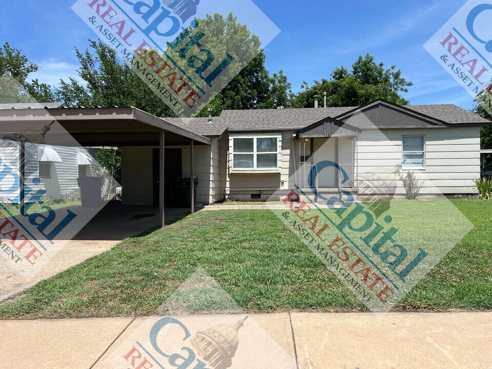 1436 Maple Dr in Midwest City, OK - Foto de edificio