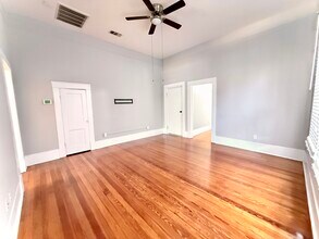 429 E Carson St in San Antonio, TX - Building Photo - Building Photo