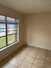670 NE 46th Ct in Oakland Park, FL - Building Photo - Building Photo