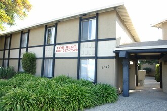 Viva Apartments in San Jose, CA - Building Photo - Building Photo