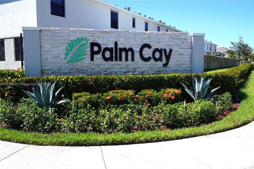1533 NE 3rd Ave in Florida City, FL - Building Photo