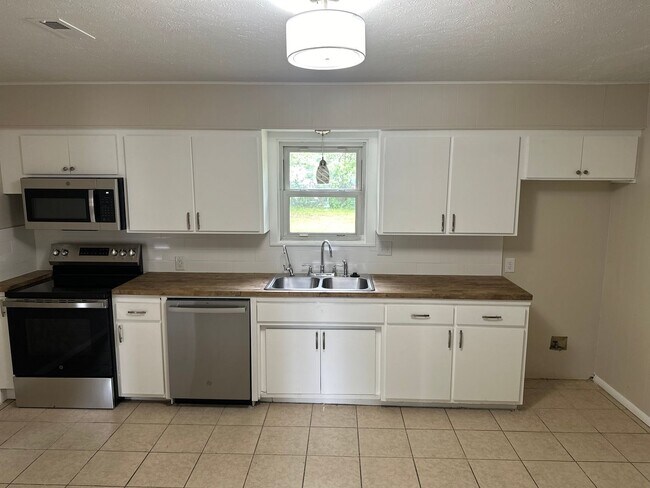 1607 Stone St in Springdale, AR - Building Photo - Building Photo