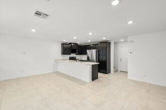 5913 Yee Haw St in North Las Vegas, NV - Building Photo - Building Photo