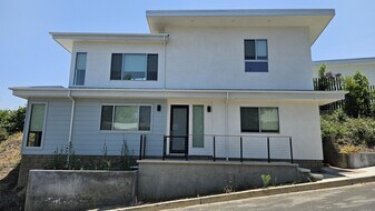 20514 Califa St in Los Angeles, CA - Building Photo