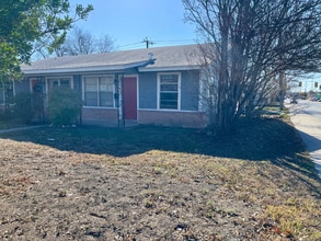 766-768 Edgebrook Ln in San Antonio, TX - Building Photo - Building Photo