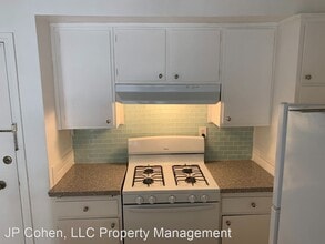114 S Gramercy Pl-Unit -Unit 101-3 in Los Angeles, CA - Building Photo - Building Photo