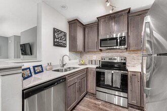 240 Brahms Ct in Wheaton, IL - Building Photo - Building Photo