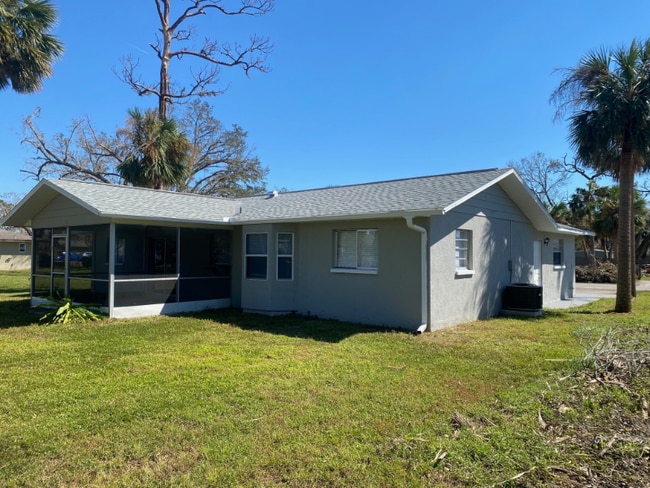 21020 Cornell Ave in Port Charlotte, FL - Building Photo - Building Photo
