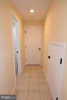 404 Talahi Rd SE in Vienna, VA - Building Photo