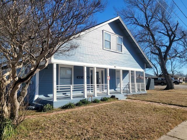 1103 E Moore Ave in Terrell, TX - Foto de edificio