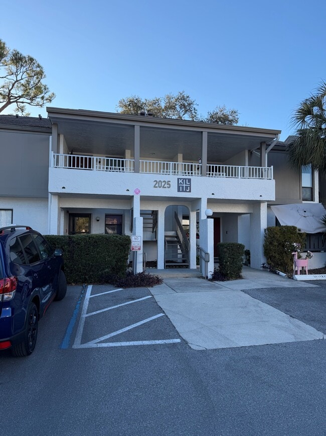 property at 2025 Lakewood Club Dr S