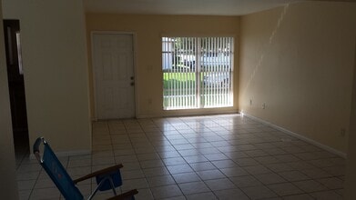 19601 SW 103rd Ct in Cutler Bay, FL - Building Photo - Building Photo