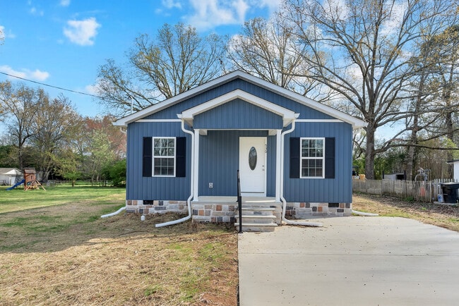 530 Noblitt Ln in Tullahoma, TN - Building Photo - Building Photo