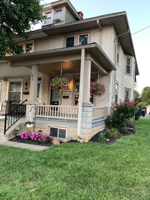 property at 50 E Walnut St