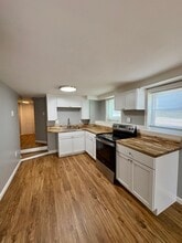 4 Fort Hill Rd in Groton, CT - Building Photo - Building Photo