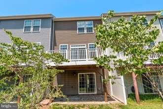 8405 Girvan Ct in Manassas, VA - Building Photo - Building Photo