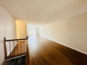 12311 105th Ter in Lenexa, KS - Foto de edificio - Building Photo