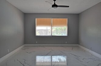 12522 NW 18th Mnr in Pembroke Pines, FL - Building Photo - Building Photo