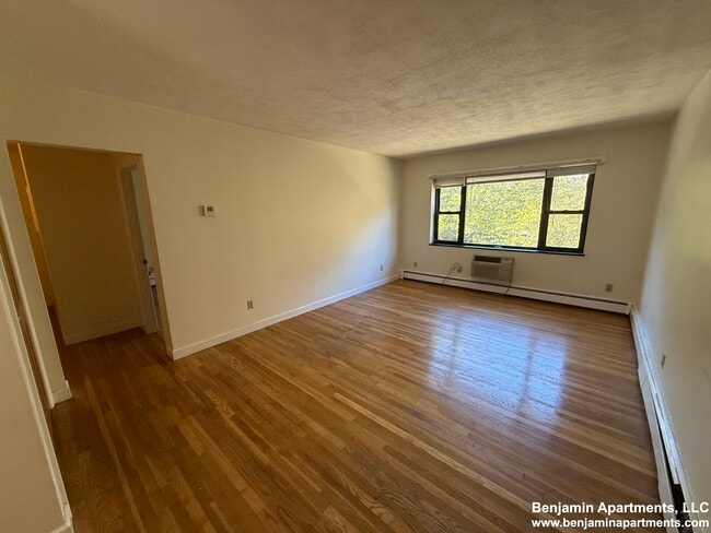 282 Grove St, Unit 06 in Auburndale, MA - Building Photo - Building Photo