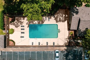 Azalea Hill in Montgomery, AL - Building Photo