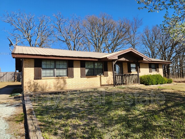 1050 S Main St in Ada, OK - Building Photo - Building Photo